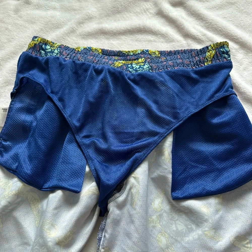 Mens Swim Trunks Turtle Print Blue and Yellow Size M Club Room Brand